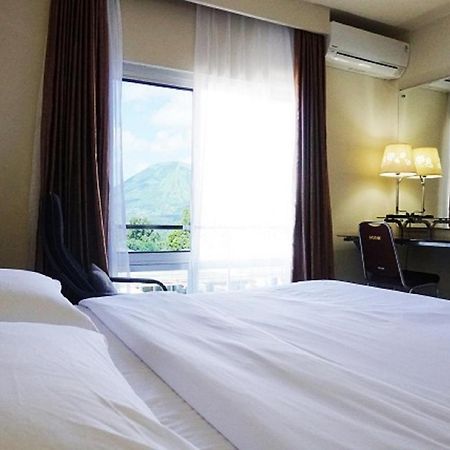 Jhoanie Hotel Tomohon Eksteriør bilde