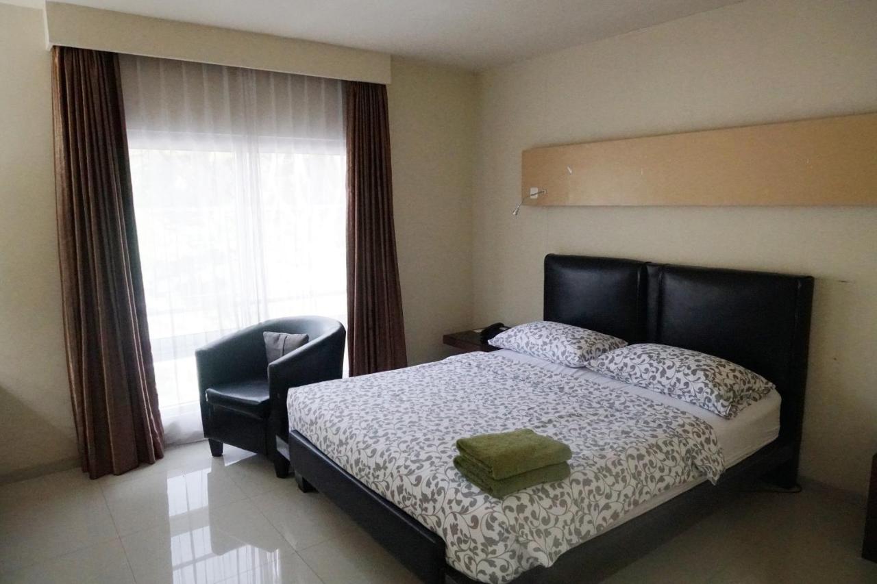 Jhoanie Hotel Tomohon Eksteriør bilde